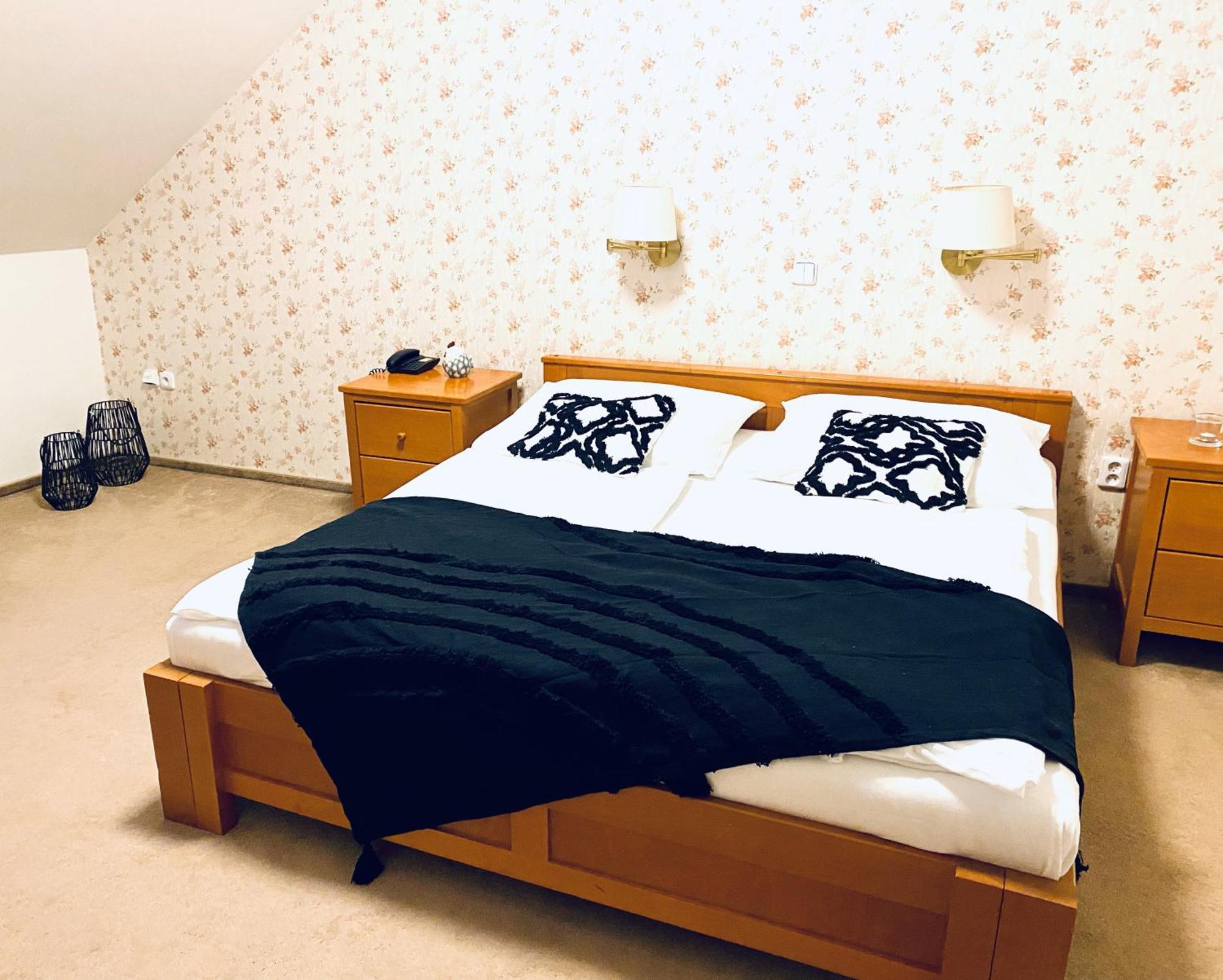 Hotel Posta โซบอทกา ภายนอก รูปภาพ